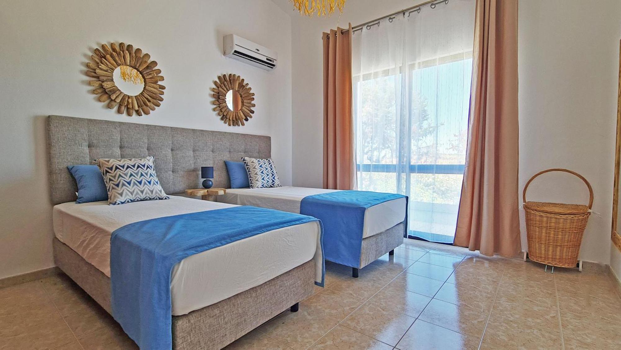 Villa Casa Vitoria - With Private Pool à Pêra Extérieur photo